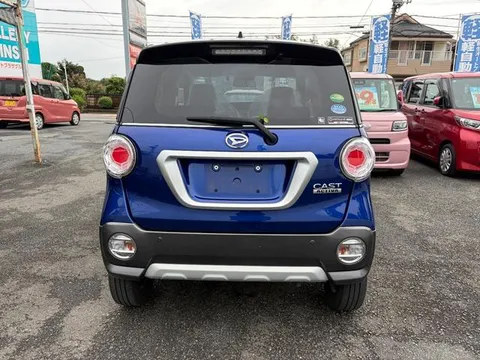 Daihatsu Cast