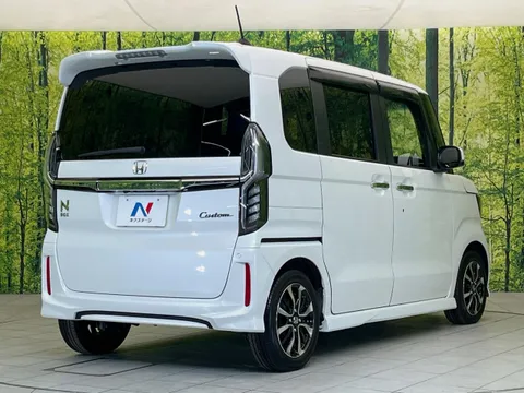 Honda N-BOX Custom