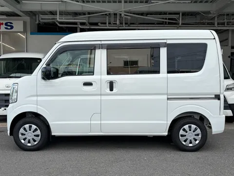 Nissan Clipper Van