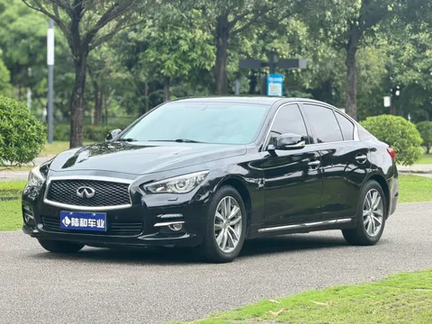 Infiniti Q50L