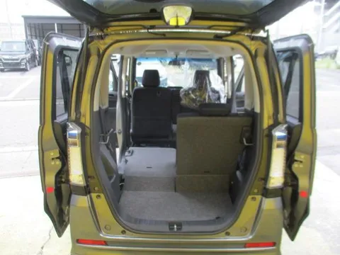 Honda N-BOX Custom