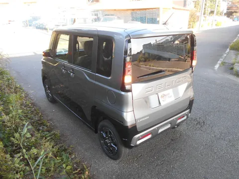 Mitsubishi Delica Mini