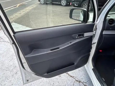 Toyota Pixis Space