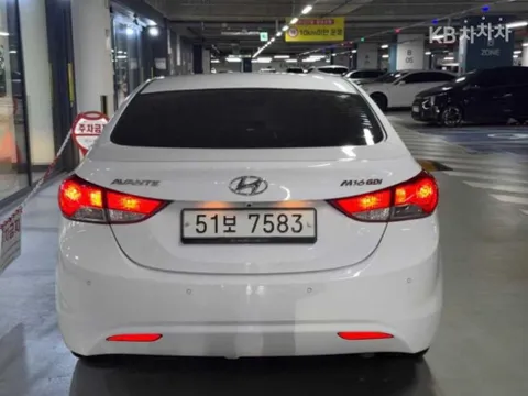 Hyundai Elantra (Avante)