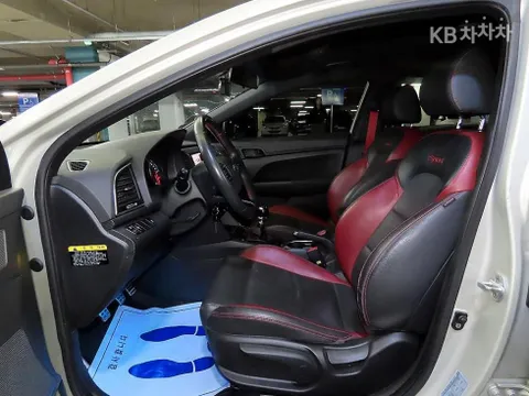 Hyundai Elantra (Avante)