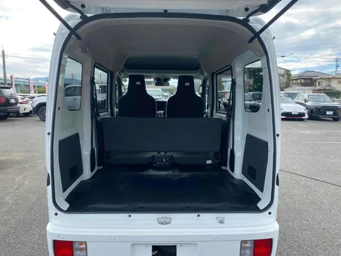Nissan Clipper Van