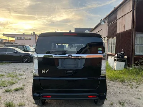 Honda N-BOX Slash