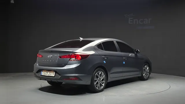 Hyundai Elantra (Avante)