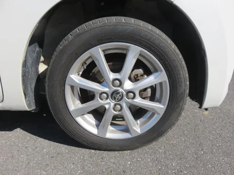 Toyota Pixis Mega