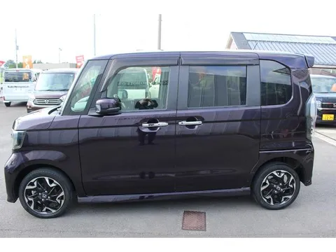 Honda N-BOX Custom