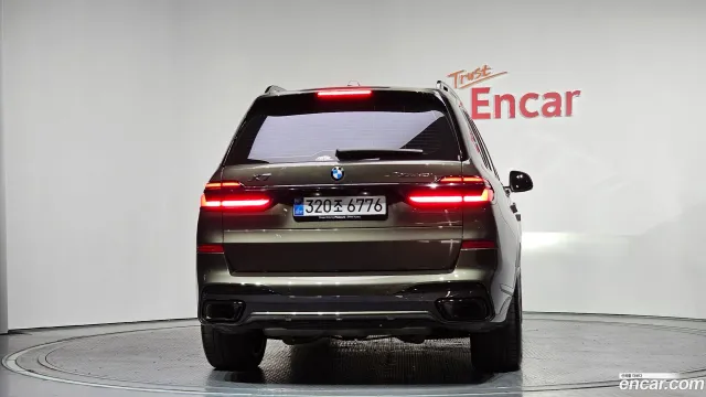 BMW X7