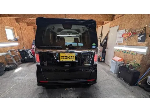 Honda N-BOX Custom