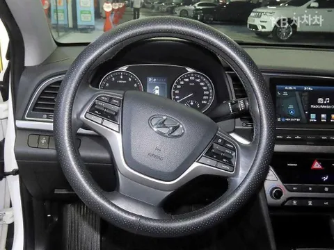 Hyundai Elantra (Avante)