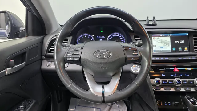 Hyundai Elantra (Avante)
