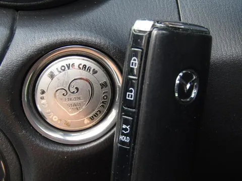 Mazda MX-5 (Roadster)