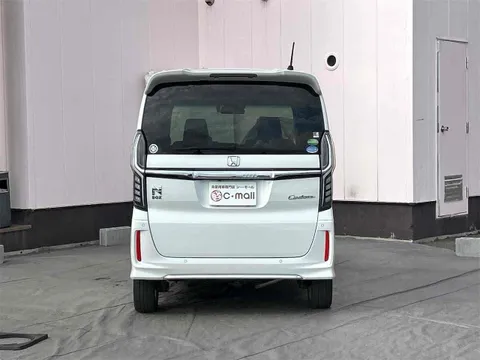 Honda N-BOX Custom