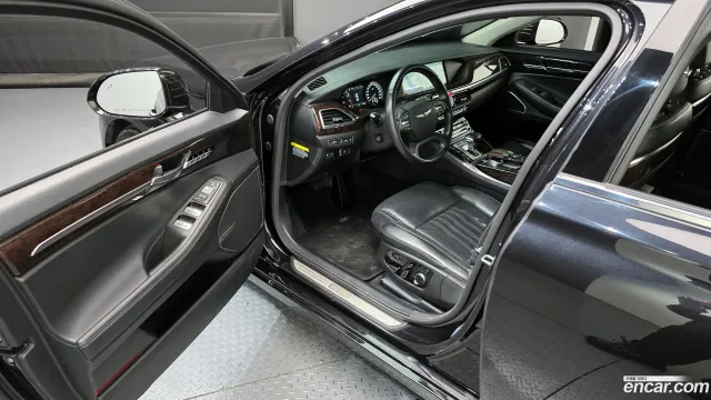 Genesis G90 (EQ900)