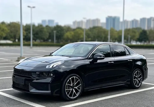 Lynk & Co 03