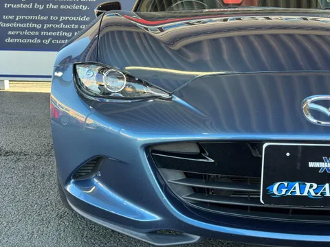 Mazda MX-5 (Roadster)