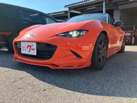 Mazda MX-5 (Roadster)