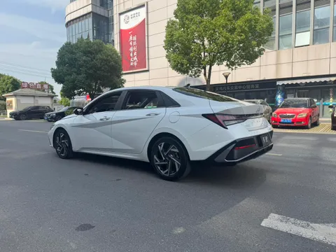 Hyundai Elantra (Avante)