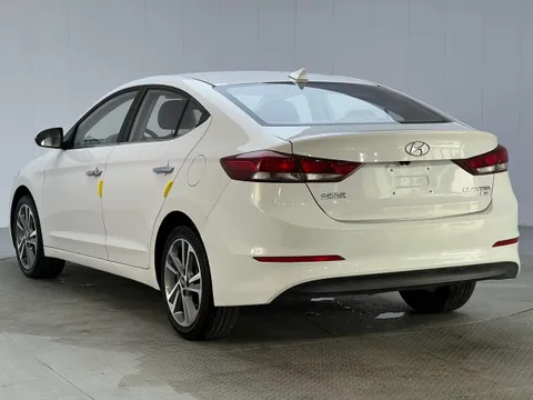 Hyundai Elantra (Avante)