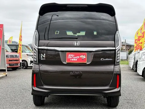 Honda N-BOX Custom
