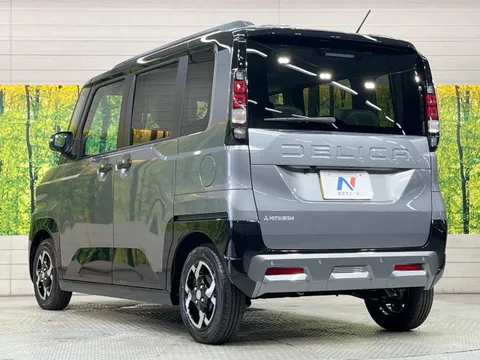 Mitsubishi Delica Mini