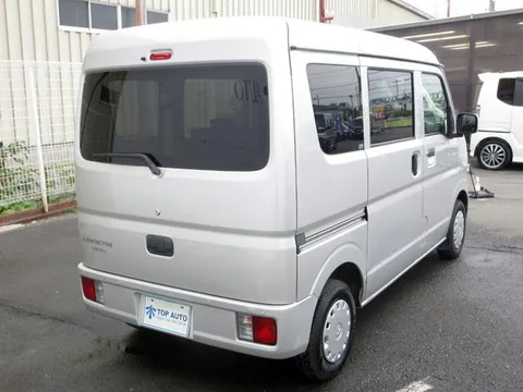 Mitsubishi Minicab Van