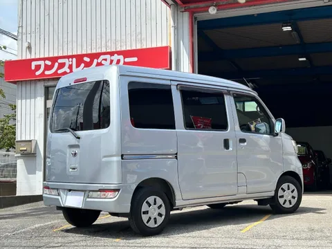 Toyota Pixis Van