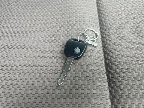 Nissan Clipper Van