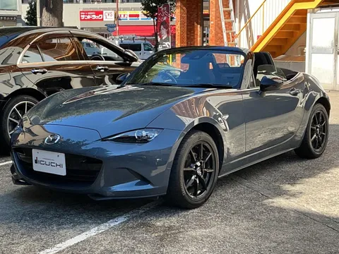 Mazda MX-5 (Roadster)