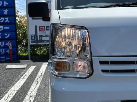 Mitsubishi Minicab Van