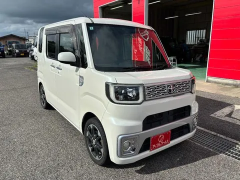 Toyota Pixis Mega