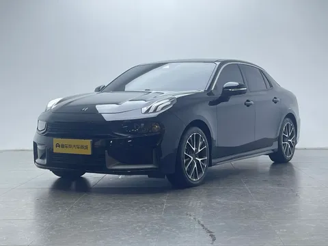Lynk & Co 03