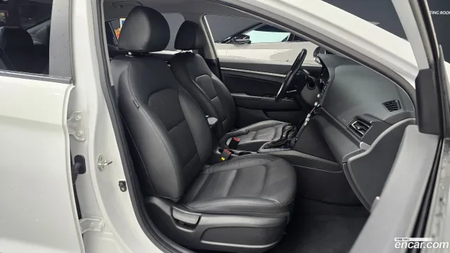 Hyundai Elantra (Avante)