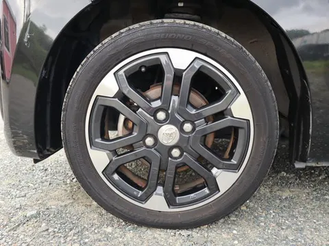 Toyota Pixis Mega