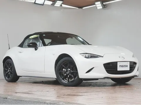 Mazda MX-5 (Roadster)