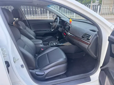 Kia K4