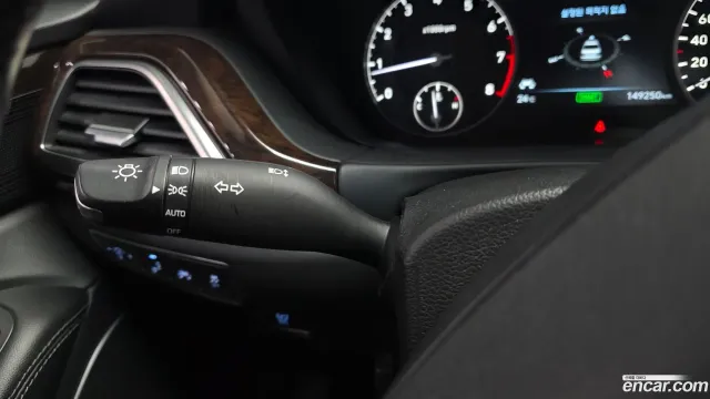 Genesis G90 (EQ900)
