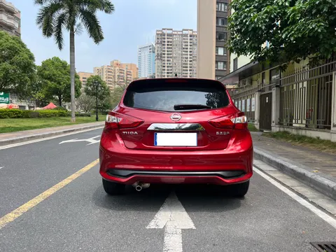 Nissan Tiida