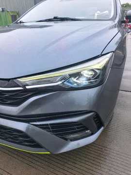 Roewe i5