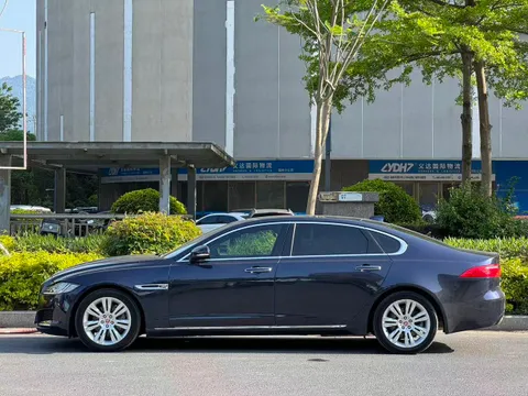 Jaguar XFL