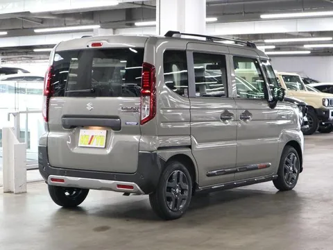Suzuki Spacia Gear
