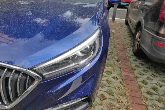 Hongqi H5