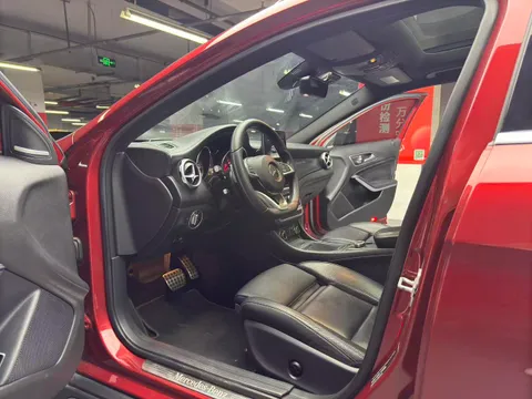 Mercedes-Benz Mercedes-Benz GLA
