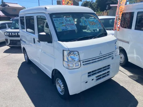Mitsubishi Minicab Van