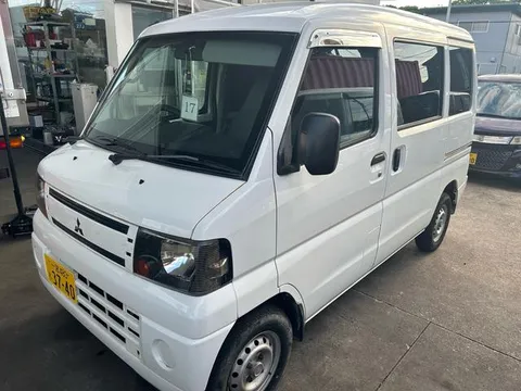 Mitsubishi Minicab Van