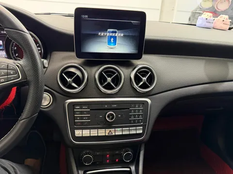 Mercedes-Benz Mercedes-Benz GLA