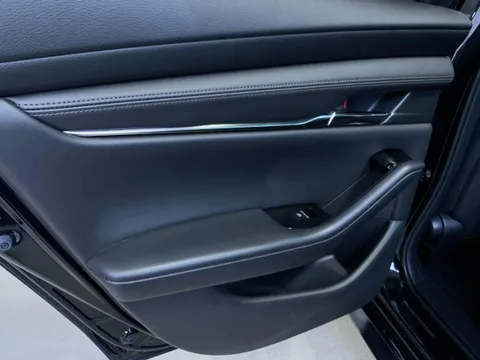 Mazda MAZDA3 Sedan